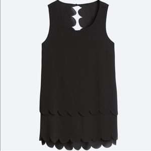 Scallop edge open back top